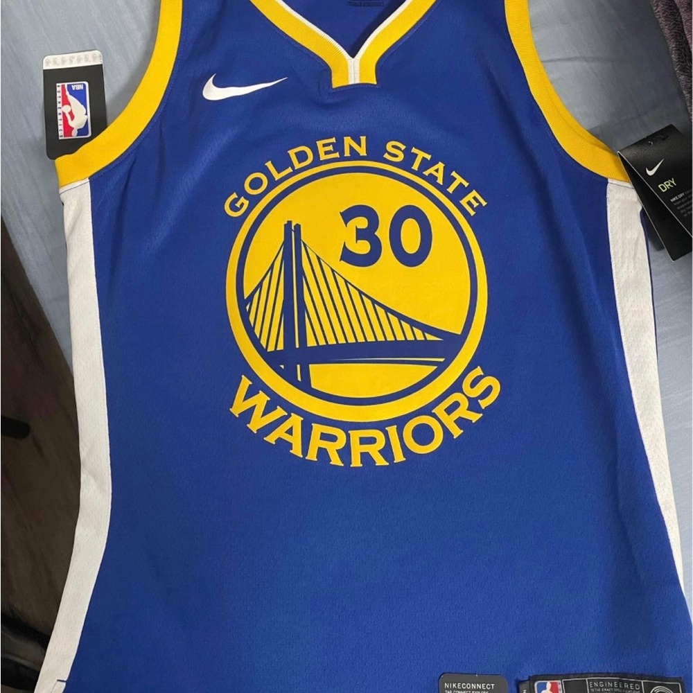 NEW WITH TAGS Nike Dri-Fit Women Golden State Warriors Curry Jersey Size L